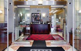 Radio City Apartments New York 3*